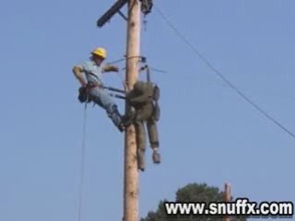 Régis est embauché chez EDF