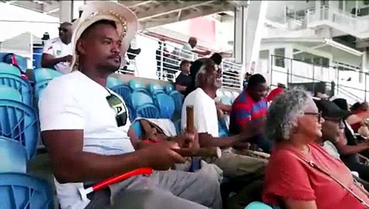 FANS AT TAROUBA TEST