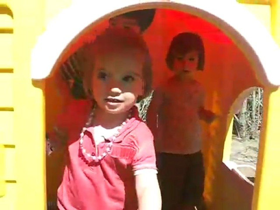 Amauryne et gwendal avec ninon  en vacances a piègu 041.mov