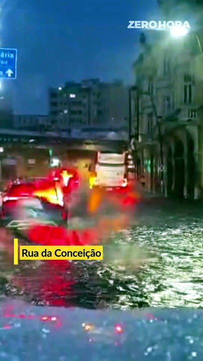 Chuva causa alagamentos em Porto Alegre