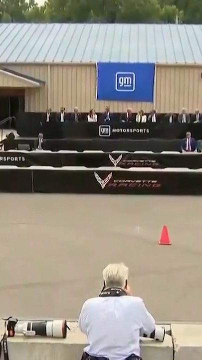 Trump watches drag races at GM’s Michigan proving grounds