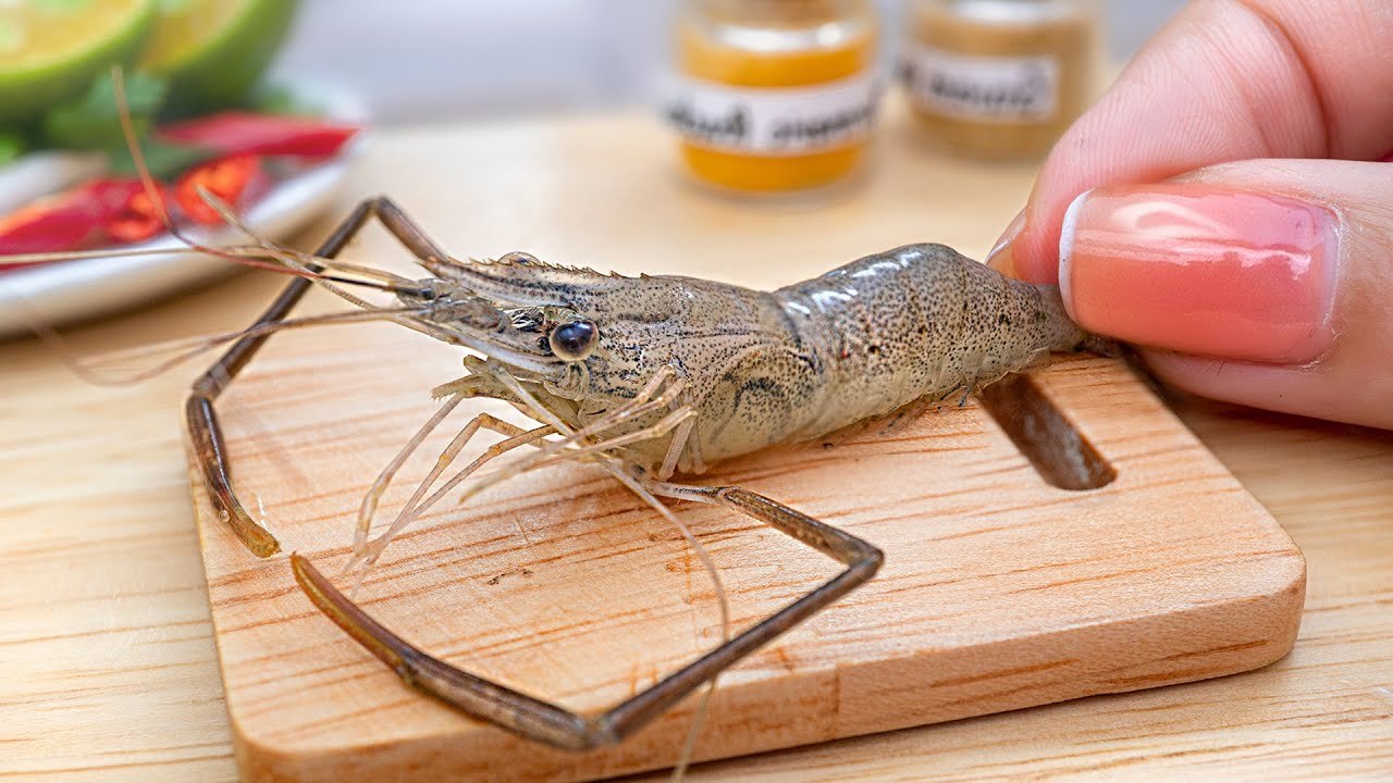 Yummy Miniature Spicy Tom Yum Cooking Tutorials 🦐 Mini Yummy Cook Thai Food in Miniature Kitchen
