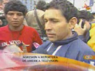 Protestantes agreden a periodistas durante Paro en Perú