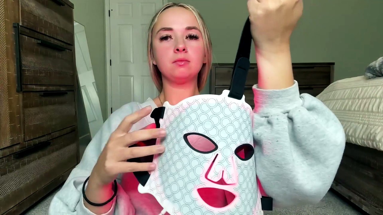 LED light therapy mask