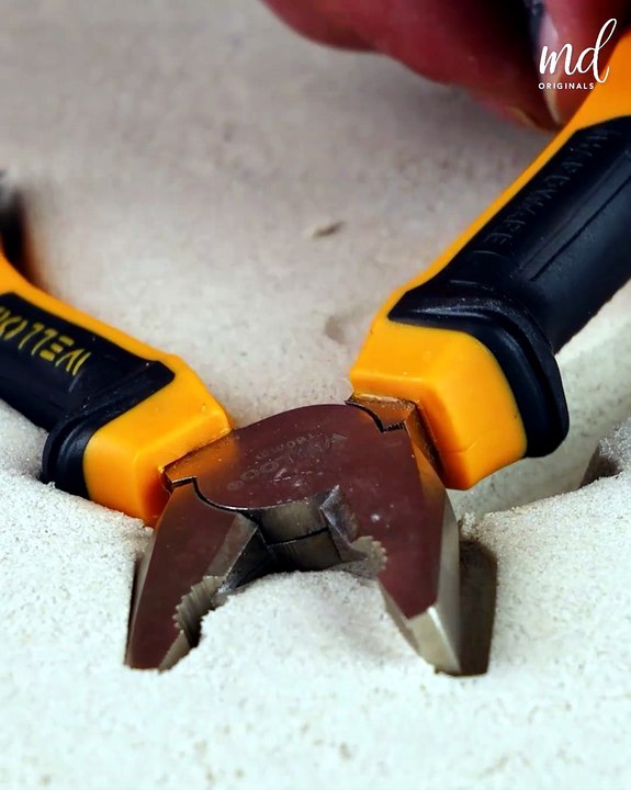 Watch the magic of aluminum liquid