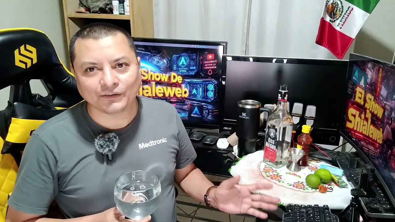 Abriendo una botella de vodka oso negro de el grupo cuervo con agua de el grifo gringato #bebidas