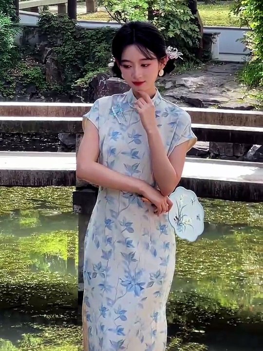 Elegant Modern Qipao Dress - Lightweight Chines...