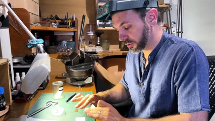 Steven Brunel, graveur sur m&eacute;taux perp&eacute;tue un savoir-faire d'exception