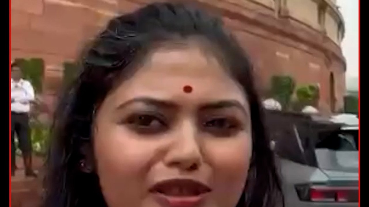 ममता की करीबी सायोनी घोष का सियासी रुख बदला