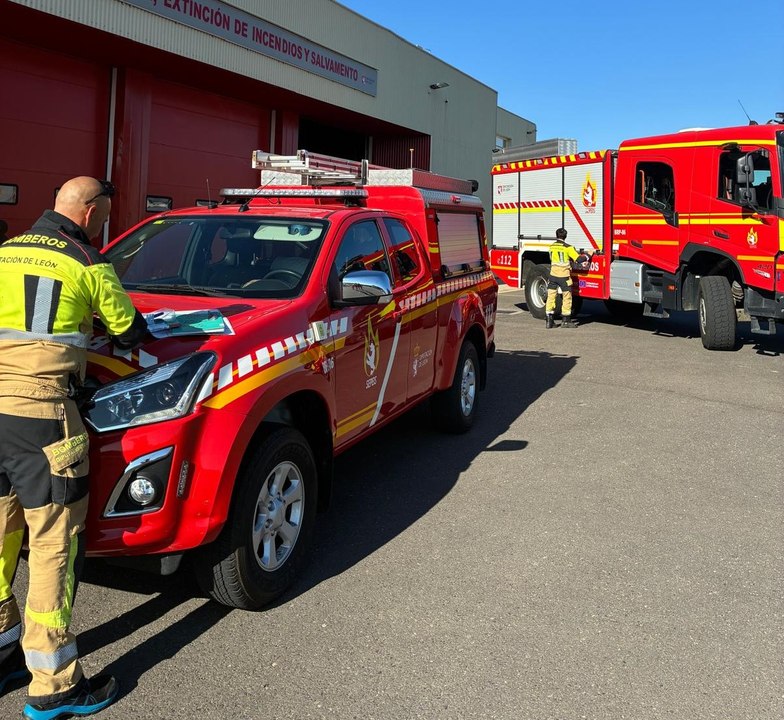 Los bomberos voluntarios del SEPEIS parten con destino a los incendios de Ávila y Madrid