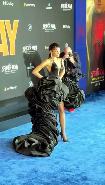 Zendaya arrive à la première de « Spider-Man : Un nouveau jour » à Los Angeles.