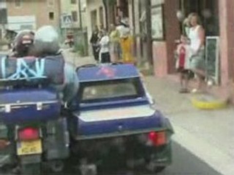 1200 motards sur le viaduc de Millau