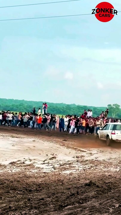 Range Rover Crash Caught Live on Camera!"