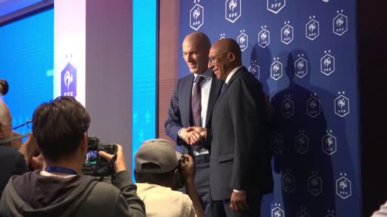 Bleus - Zidane prend la pose avec le président Diallo