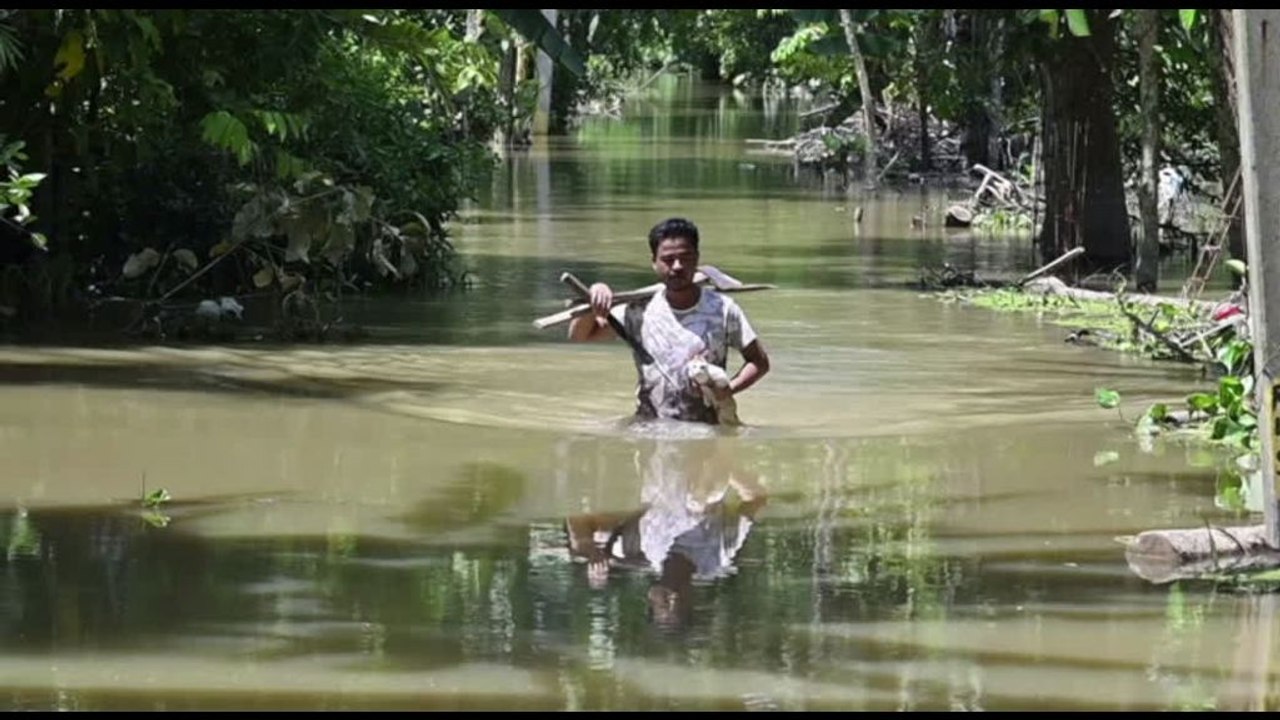 India, 900mila persone colpite e 1.800 villaggi sommersi
