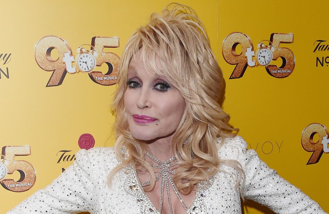 Dolly parton: bruder im alter von 82 jahren gestorben