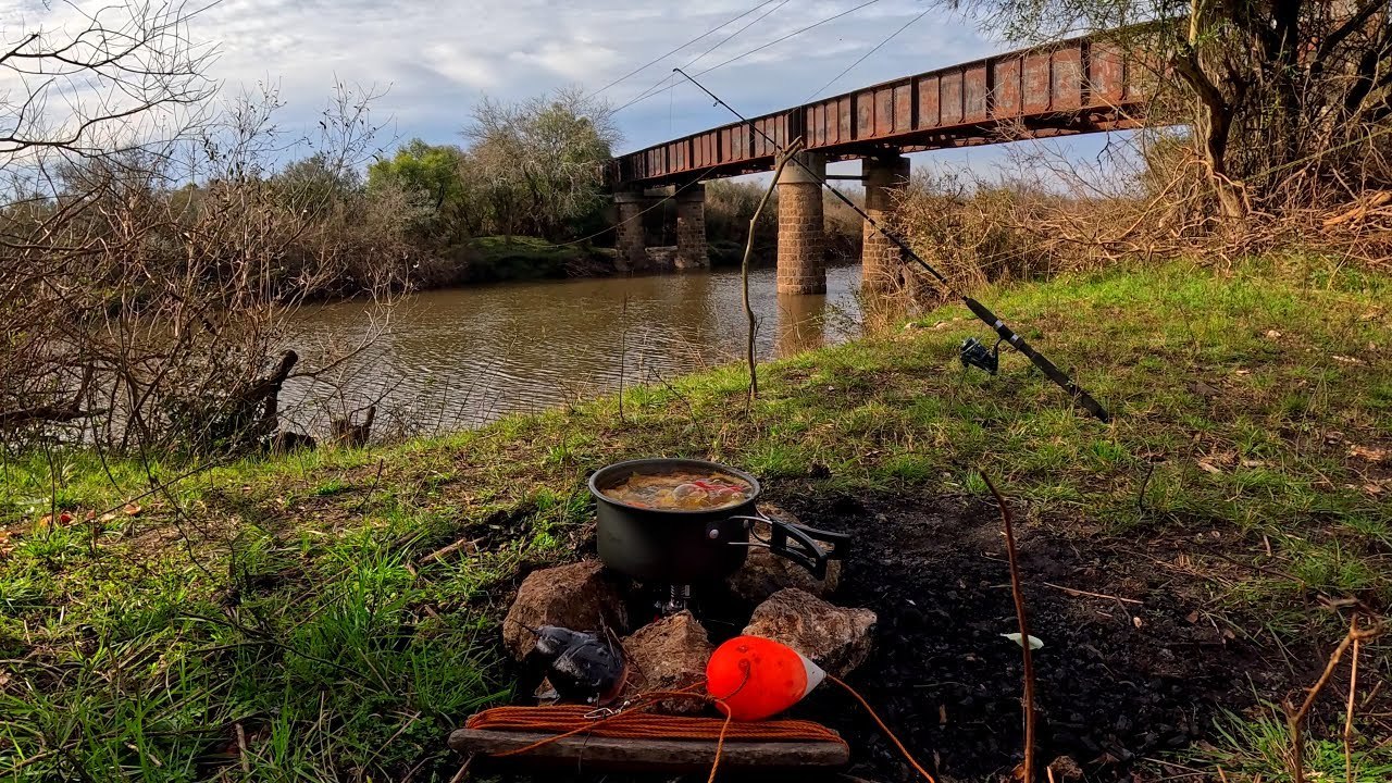 PESCA Y COCINA DE BAGRES, Sopa de pescado al aire libre, aventura en arroyo, pesca de barrio
