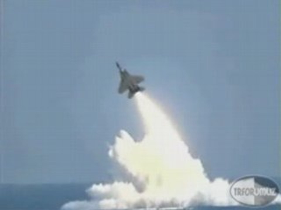 Bilim ve Teknoloji /// Denizden Çıkan Uçak