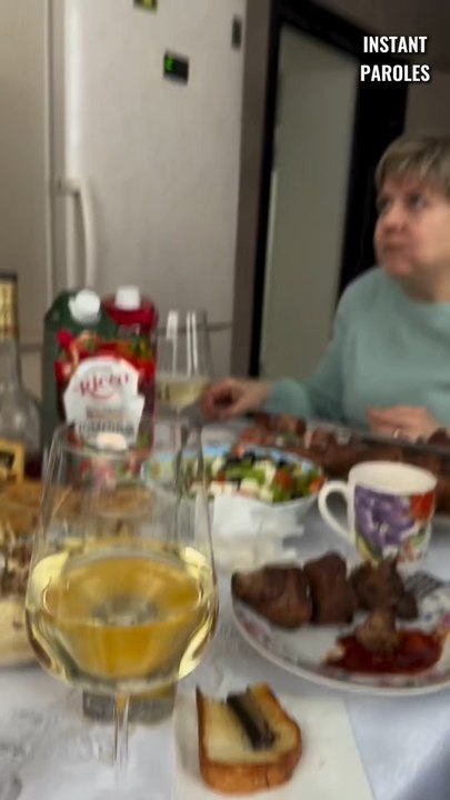 Ces parents apprennent une nouvelle inattendue de la part de leur fille lors de ce repas