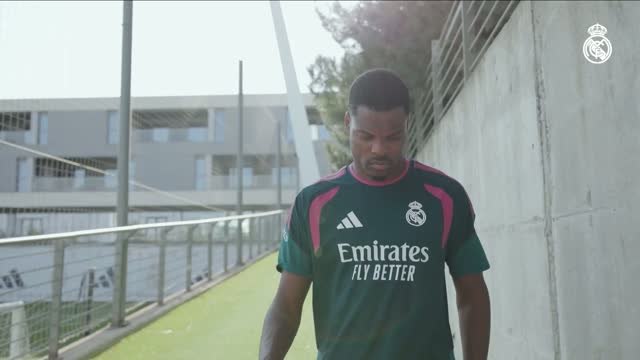 Real Madrid - Les premiers pas de Dumfries avec les Merengue