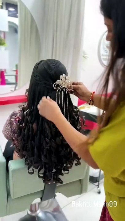 Pretty Bridal Hairstyle
