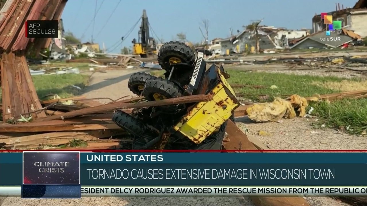 United States | Destructive tornado leaves trail of devastation in Wisconsin town