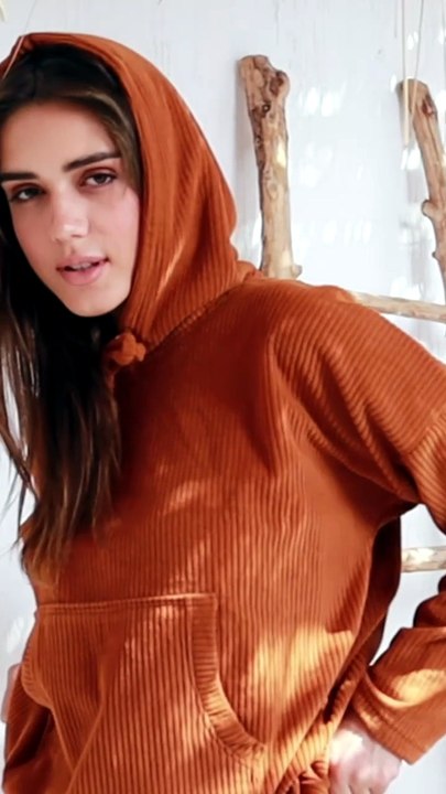 Women’s Fashion Media Campaigns - Rodes - V4