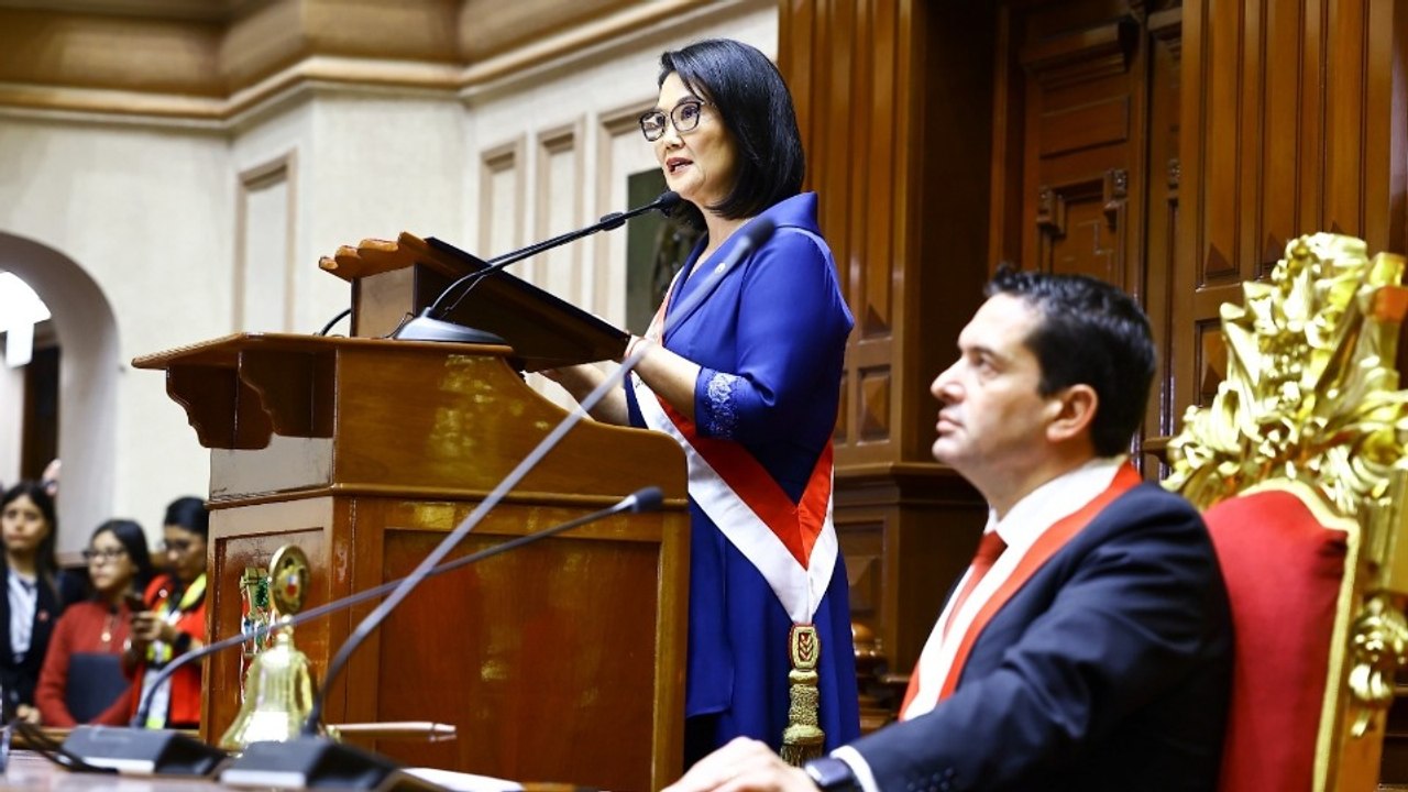 Keiko Fujimori asume la presidencia de Perú garantizando mano dura contra el crimen organizado