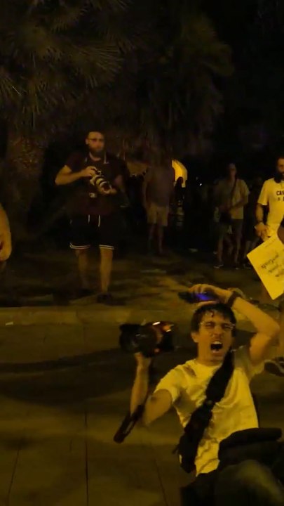 Photographer Left BLOODIED During Anti-Tourism Protest Spain