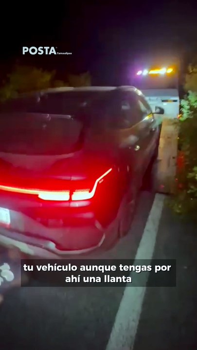 En la carretera de noche, es mejor estar preparado. 🛣️🌙