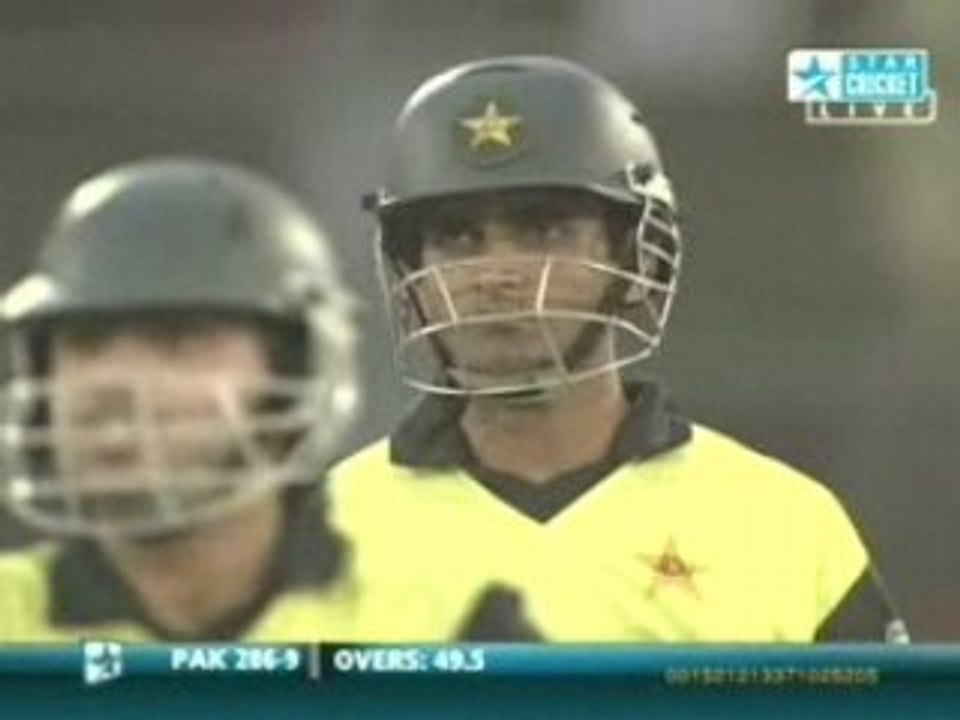 Hong Kong vs Pakistan | Bowler Irfan Ahmed | Over 50