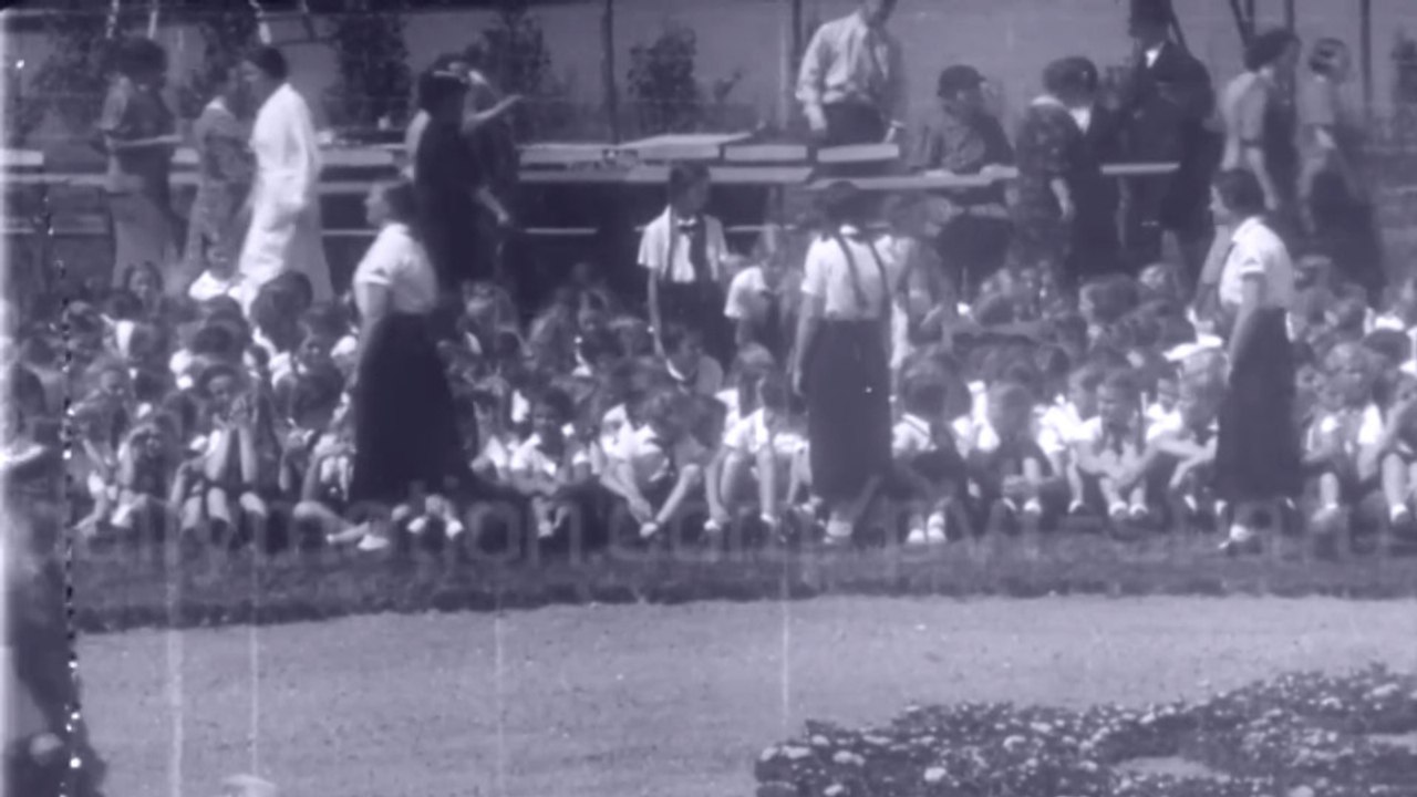 Fernsehsender Paul Nipkow Berlin, Bericht des Aktuellen Bilddienst vom der Ausstellung 'Bauern, Arbeiter, Soldaten' des Gaues Kurmark in Frankfurt a.d.Oder 1937