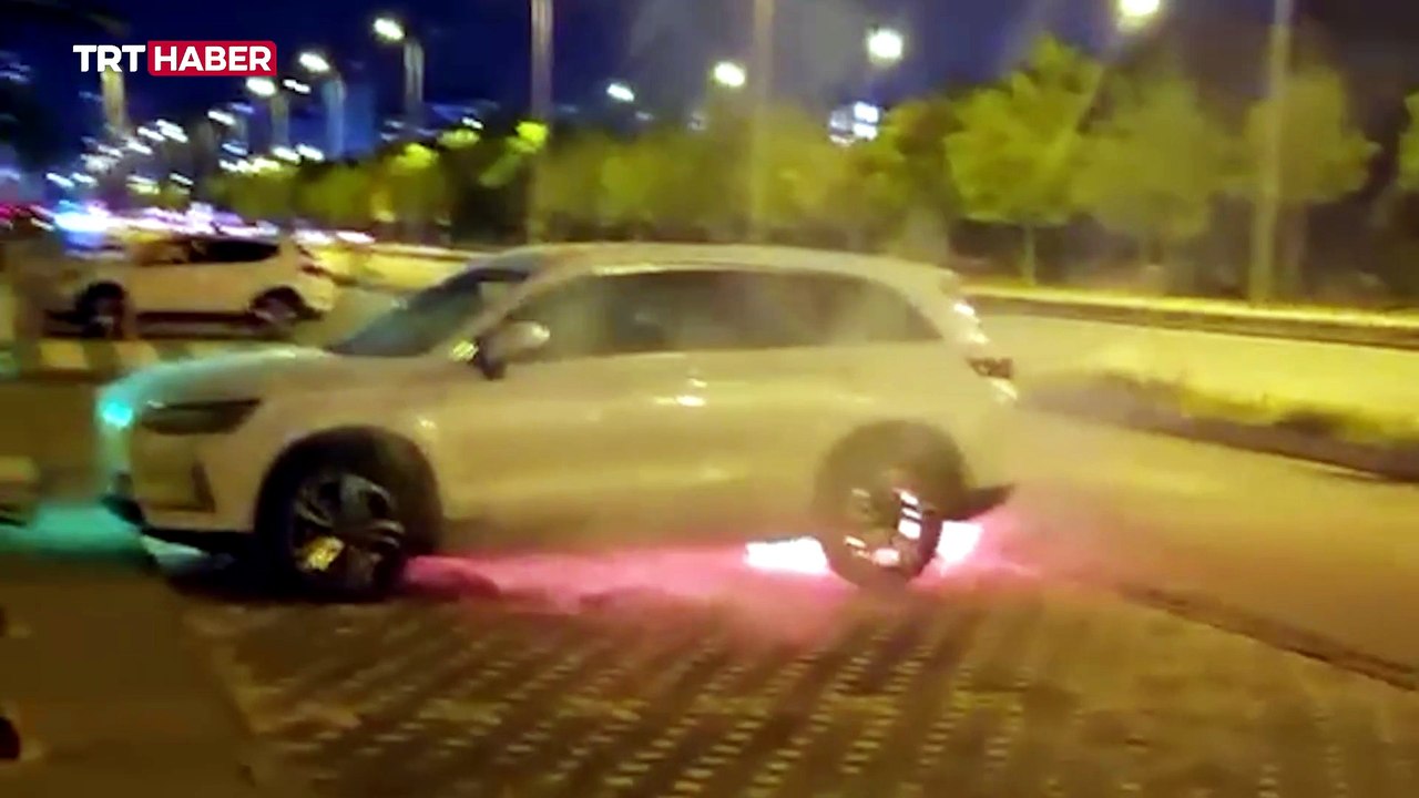 Şarjdaki elektrikli otomobilde yangın ve patlama