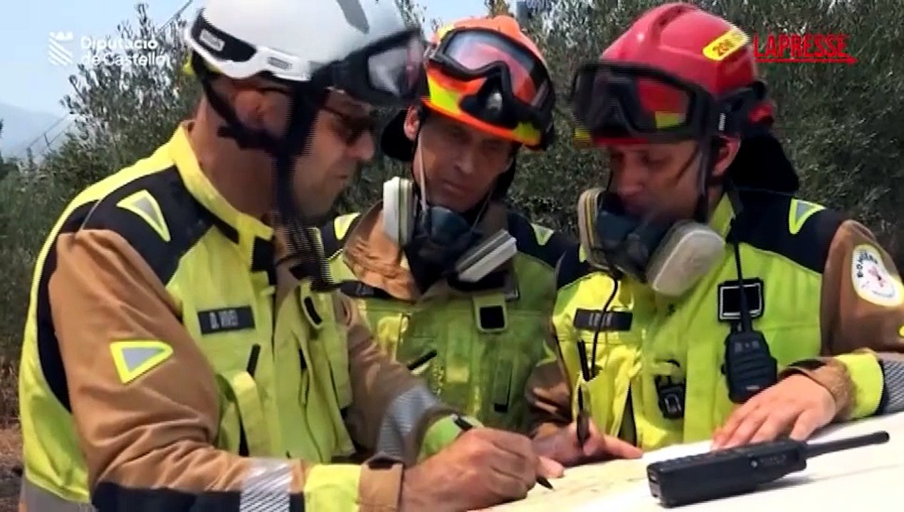 Incendi in Spagna, vigili del fuoco in difficolt? a contenere le fiamme nella provincia di Castellon