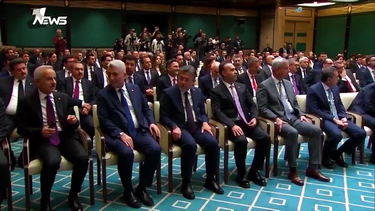Canlı yayında imza krizi: Erdoğan '5 anlaşma değil miydi?' diye sordu