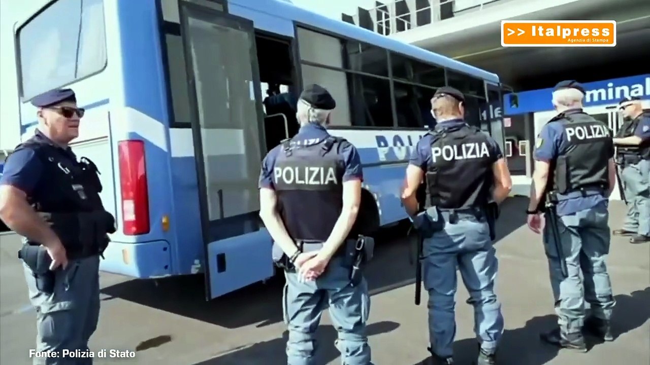 Contrasto a immigrazione clandestina, 32 cittadini nigeriani espulsi