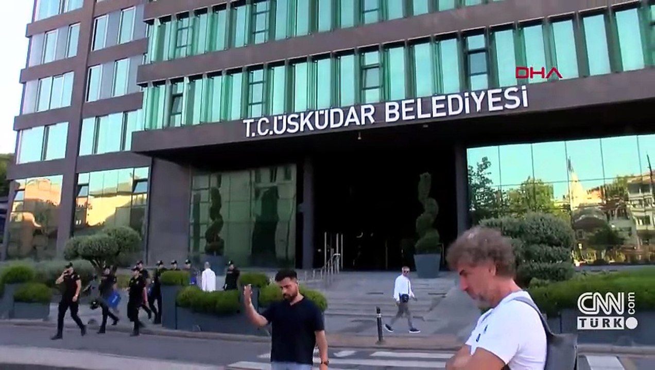 SON DAKİKA... Üsküdar Belediyesi'ne operasyon: Sinem Dedetaş gözaltına alındı