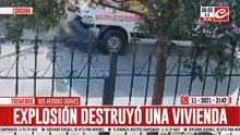 Cámara registra explosión de una vivienda: hay dos heridos graves