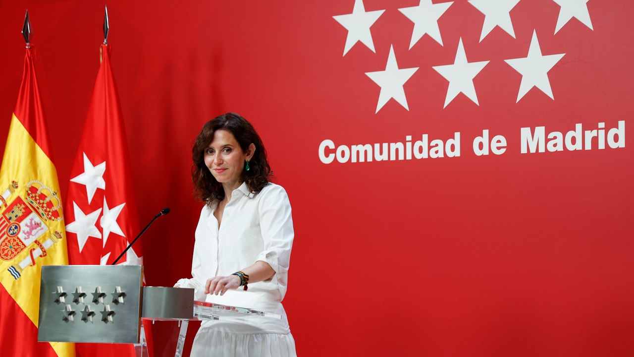 Ayuso anuncia un plan de choque de 58 puntos tras los incendios: "No les vamos a abandonar"