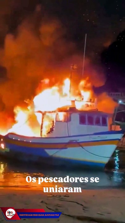 INCÊNDIO EM EMBARCAÇÃO PENHA SC