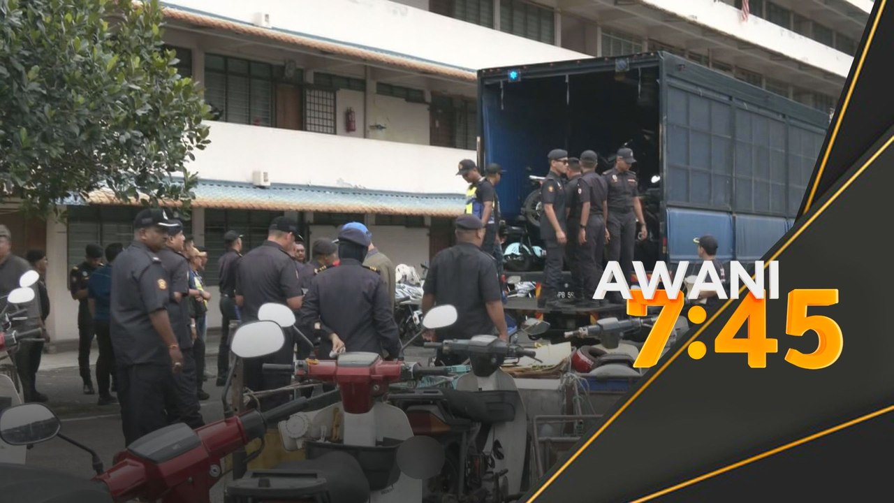 Hanya RM100 sehari, warga asing sewa motosikal
