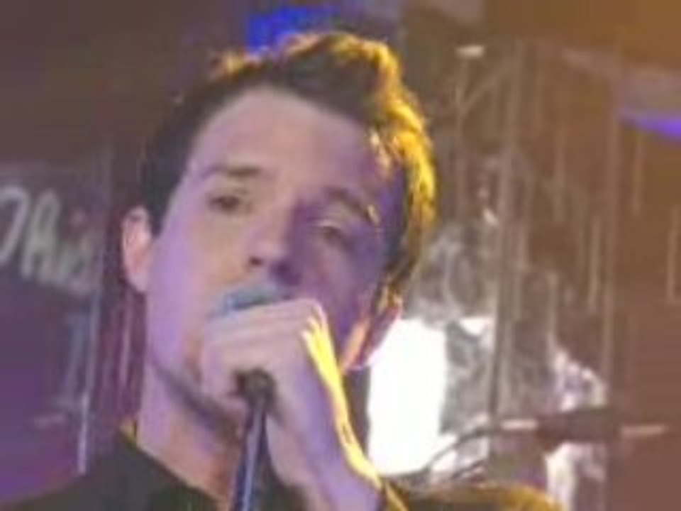 The Killers - Smile Like You Mean It - MTV TRL - 18 01 05