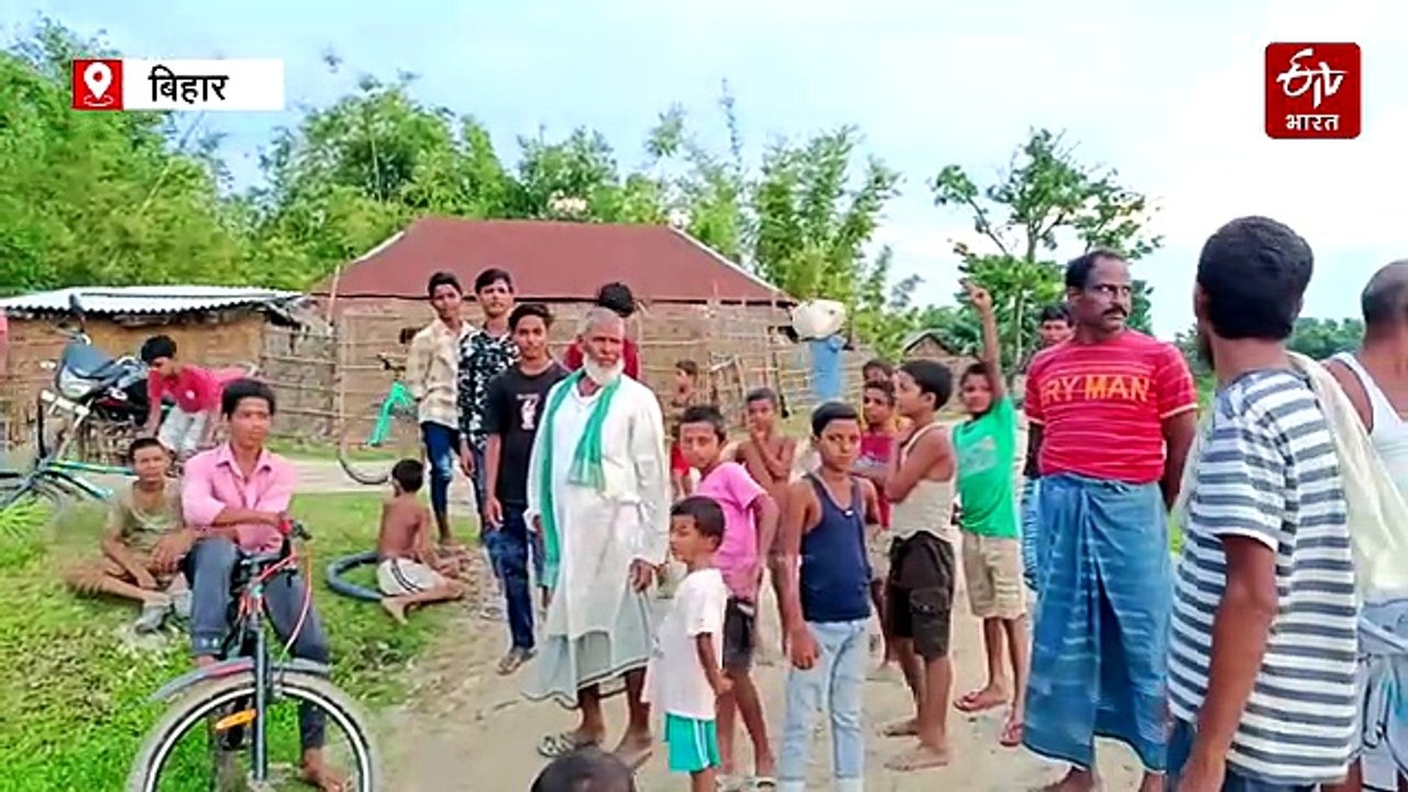 जहां कभी था घर.. वहां आज बहती है नदी, बाढ़ प्रभावित ग्रामीणों की दर्दभरी दास्तान