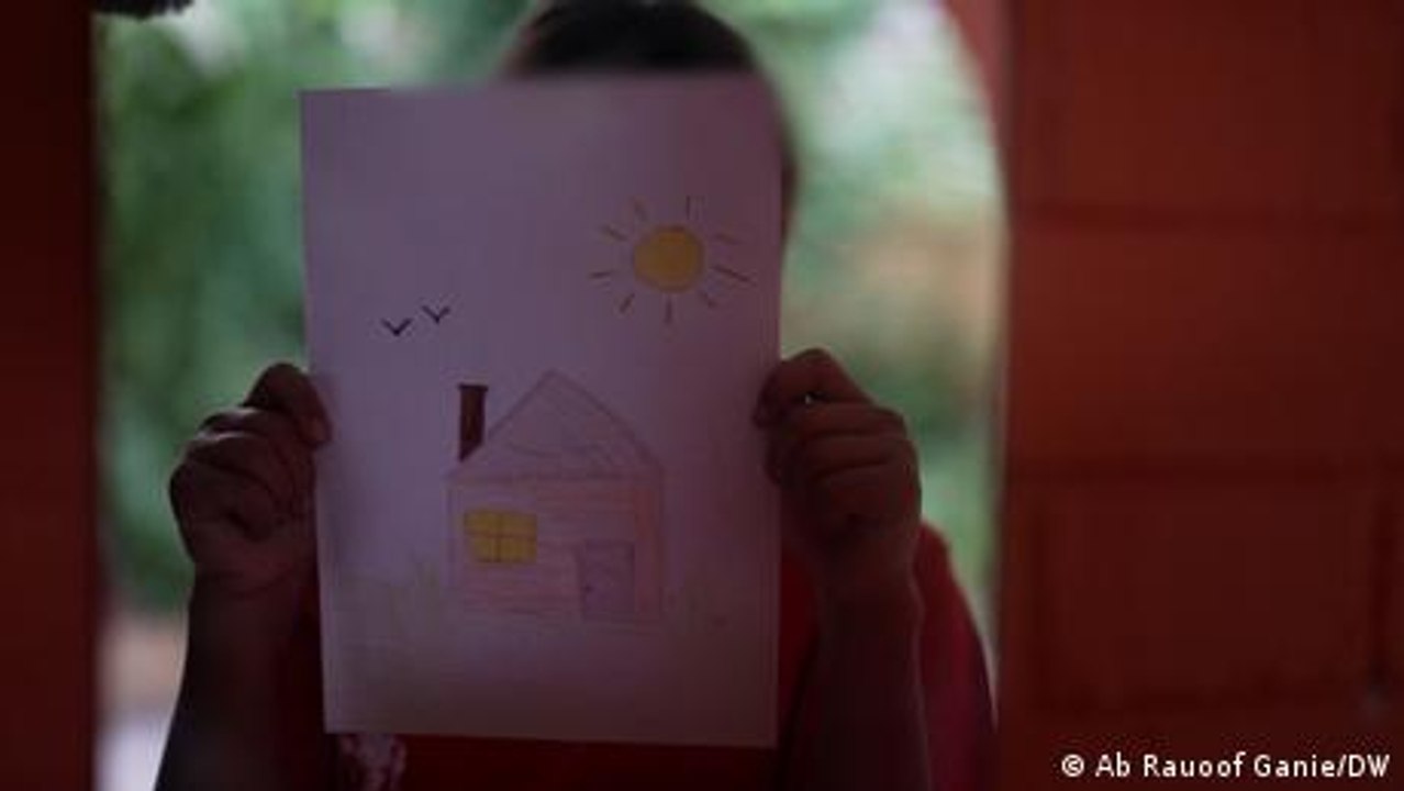 Saving girls from traffickers on the India-Nepal border