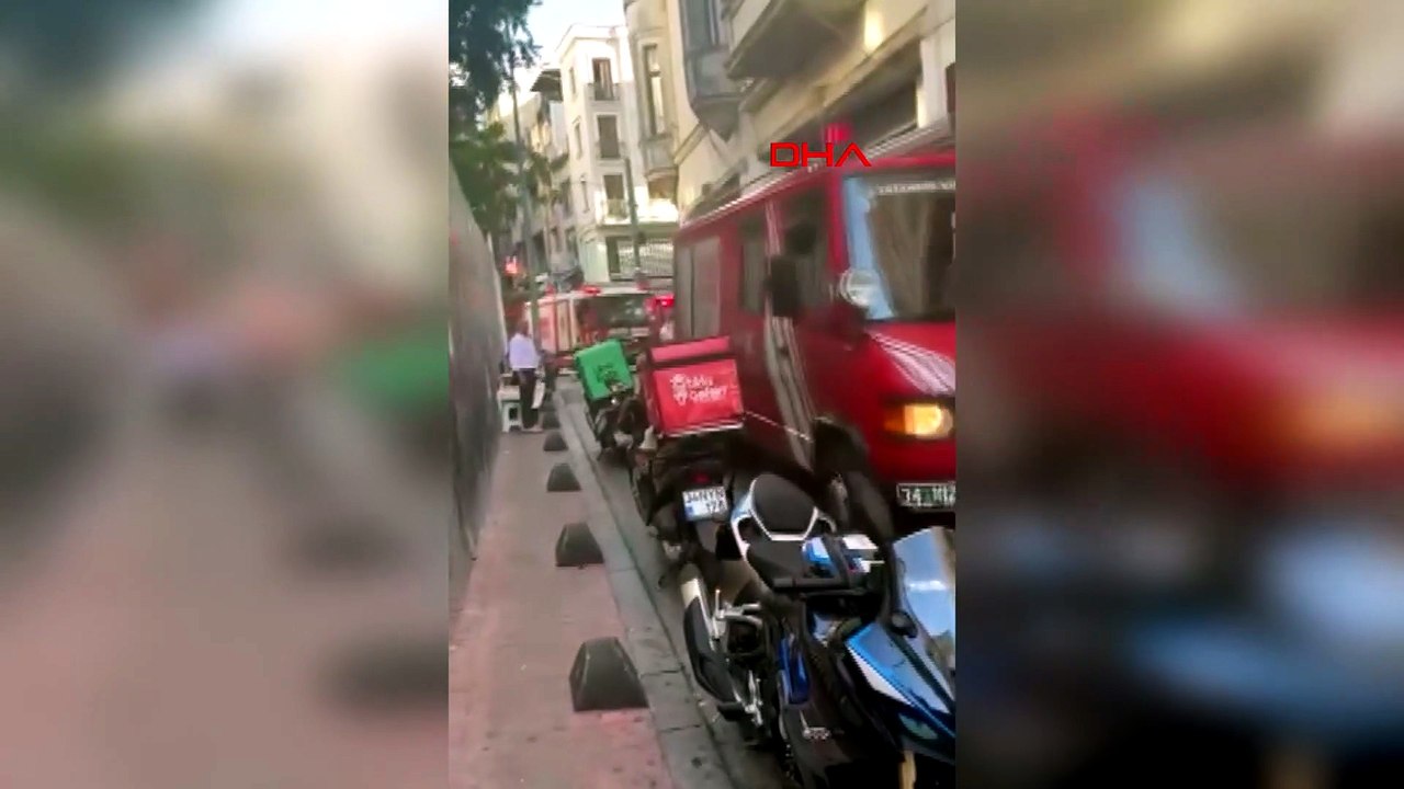 İstiklal Caddesi'nde alışveriş merkezinde yangın