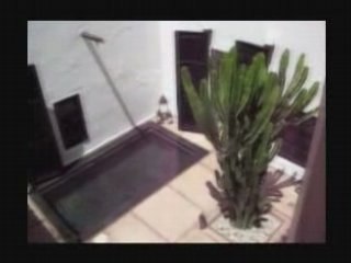 superbe riad à  Marrakech,  soleil au-dessus des nuages