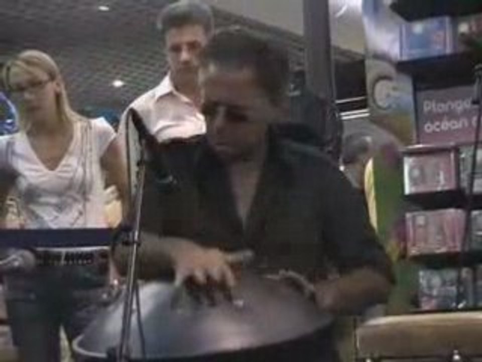 Hang - showcase at the fnac, paris, july 2th 2008