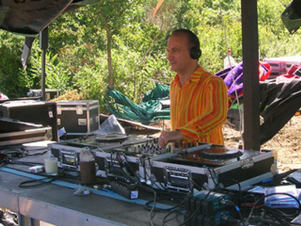 space pirates revolution world people 2008 neuromotor