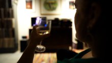 Advocates say reform to online alcohol delivery services needed for harm reduction
