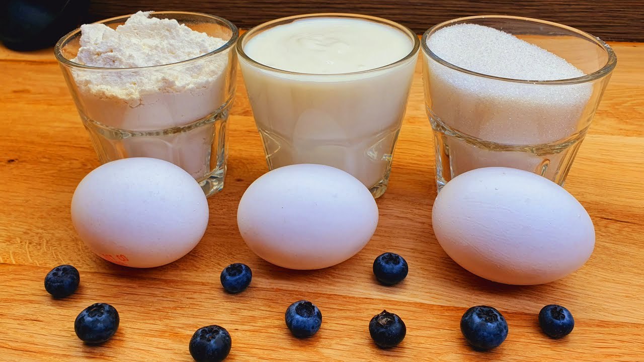 3 Tassen und 3 Eier, das rezepte schnell und einfach für Joghurtkuchen mit Blaubeeren